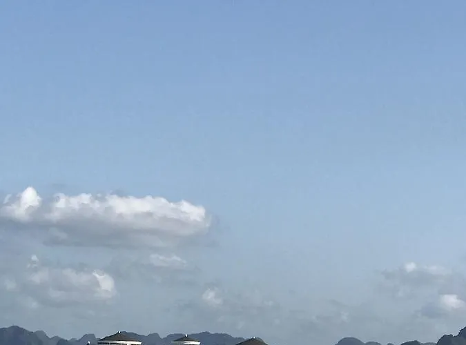 Cat Ba Fishing Village Bay House Ha Long