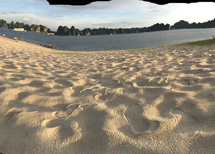 Cat Ba Fishing Village Bay House Ha Long