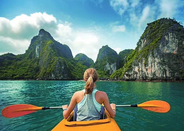 Cat Ba Fishing Village Bay House Ha Long